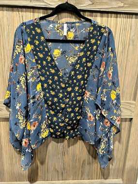 Xhilaration Floral Blouse in Blue & Yellow Size Medium Like New
